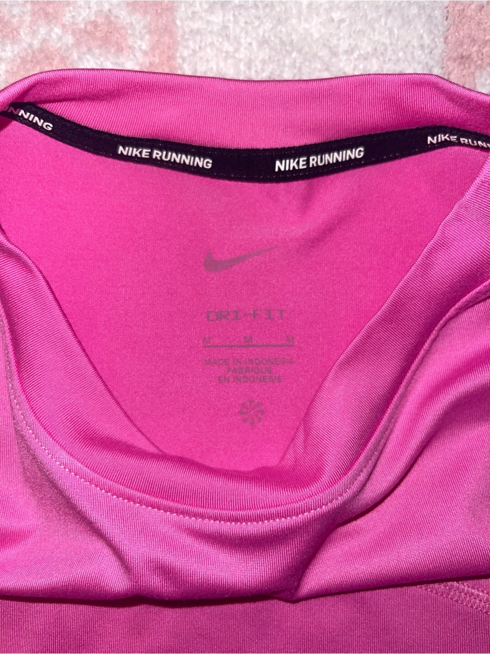 Nike Crew-Neck Running Top - Picture 4 of 6
